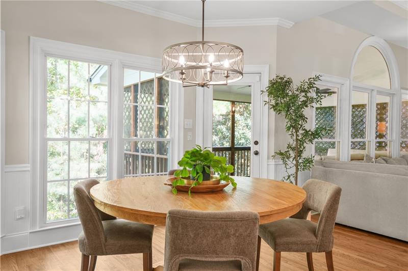 Breakfast Nook 2