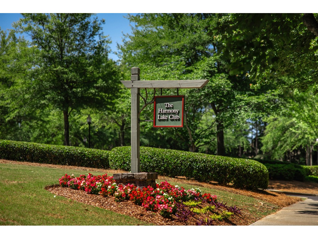 Harmony Lake Club Sign